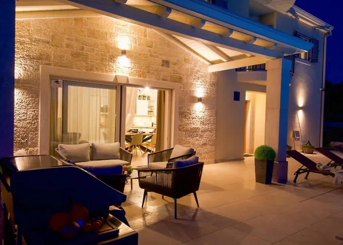 Lavanda Villa *